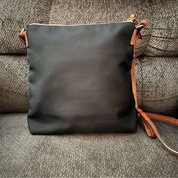 Dooney & Bourke Black and Tan Crossbody Bag❤️🔥 - Picture 2 of 9